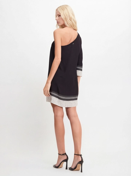 Vestido Curto Evasê Um Ombro