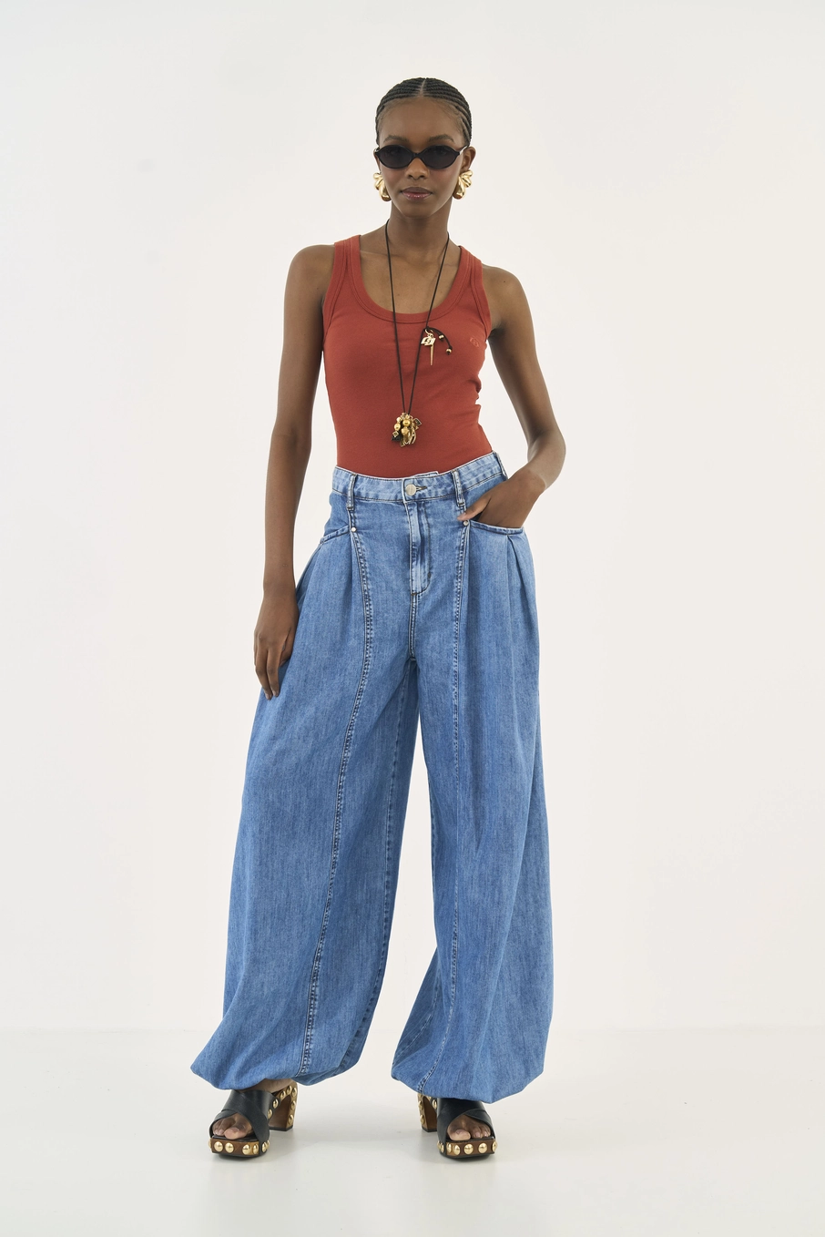 Blusa Regata Feminina Slim Algodão Canelada Marrom