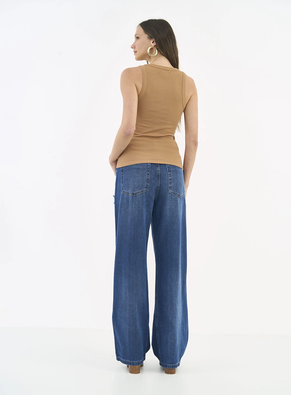 Blusa Regata Feminina Slim Algodão Canelada Marrom Delle