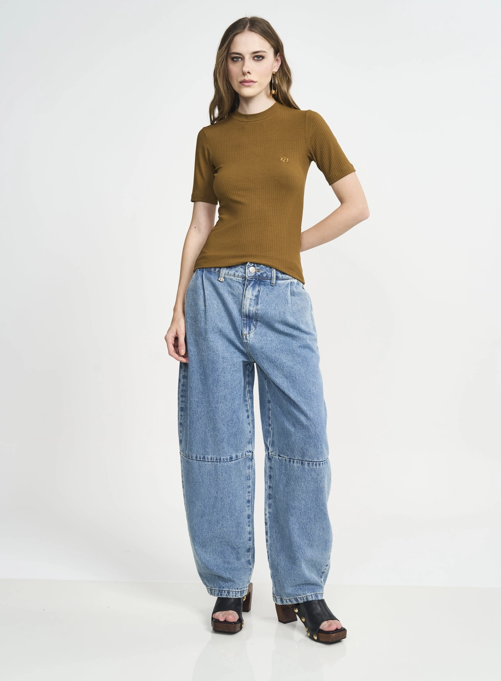 Blusa Feminina Slim Viscose Canelada Gola Alta Marrom Cumaru