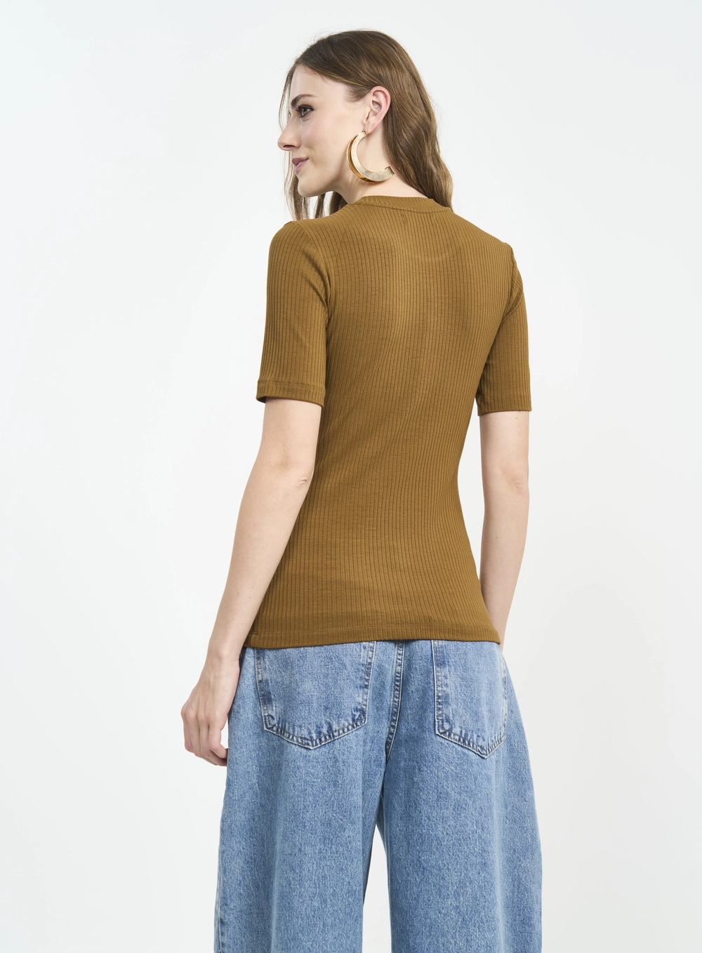 Blusa Feminina Slim Viscose Canelada Gola Alta Marrom Cumaru