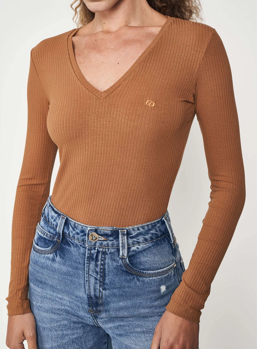 Blusa Slim Viscose Canelada Decote V Manga Longa