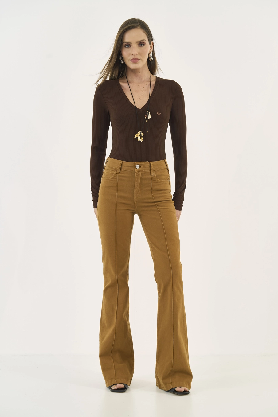 Blusa Slim Viscose Canelada Decote V Manga Longa Marrom
