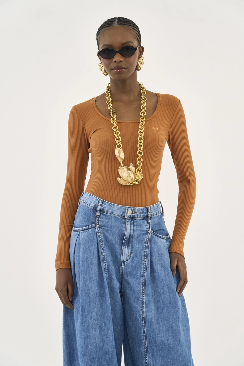Blusa Feminina Slim Viscose Canelada Manga Longa