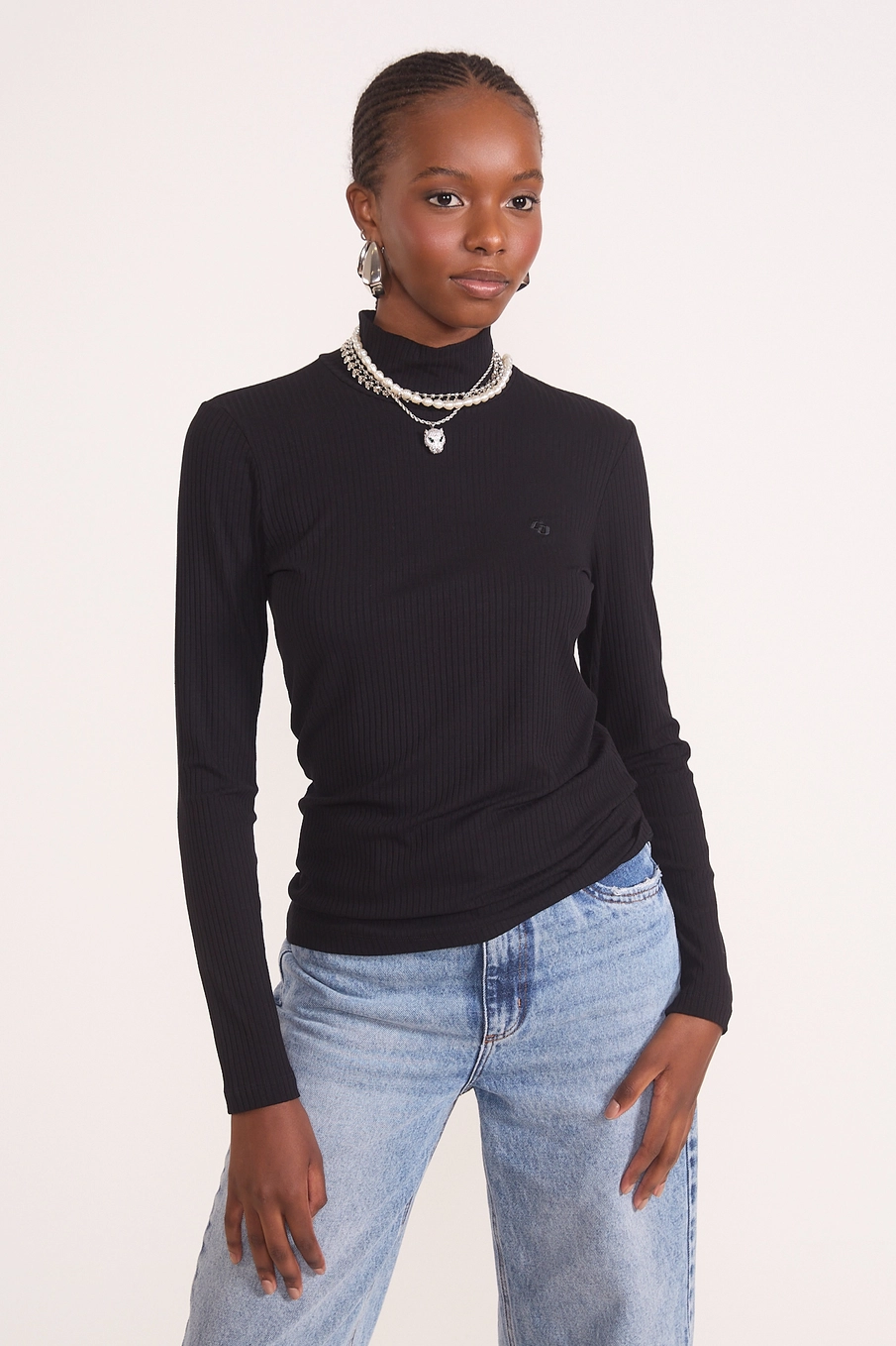 Blusa Slim Viscose Canelada Gola Alta Manga Longa Preto