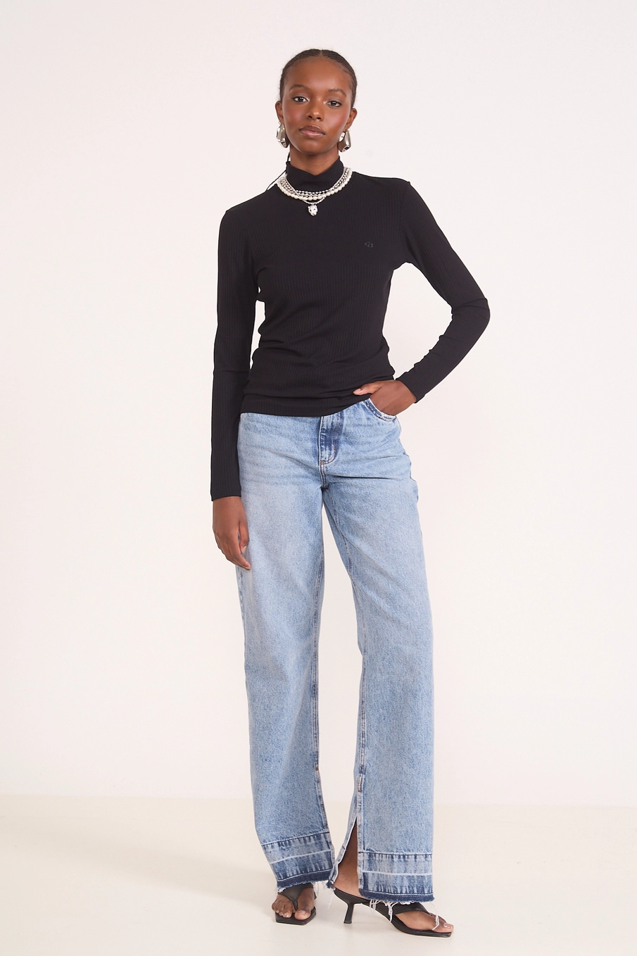Blusa Slim Viscose Canelada Gola Alta Manga Longa Preto
