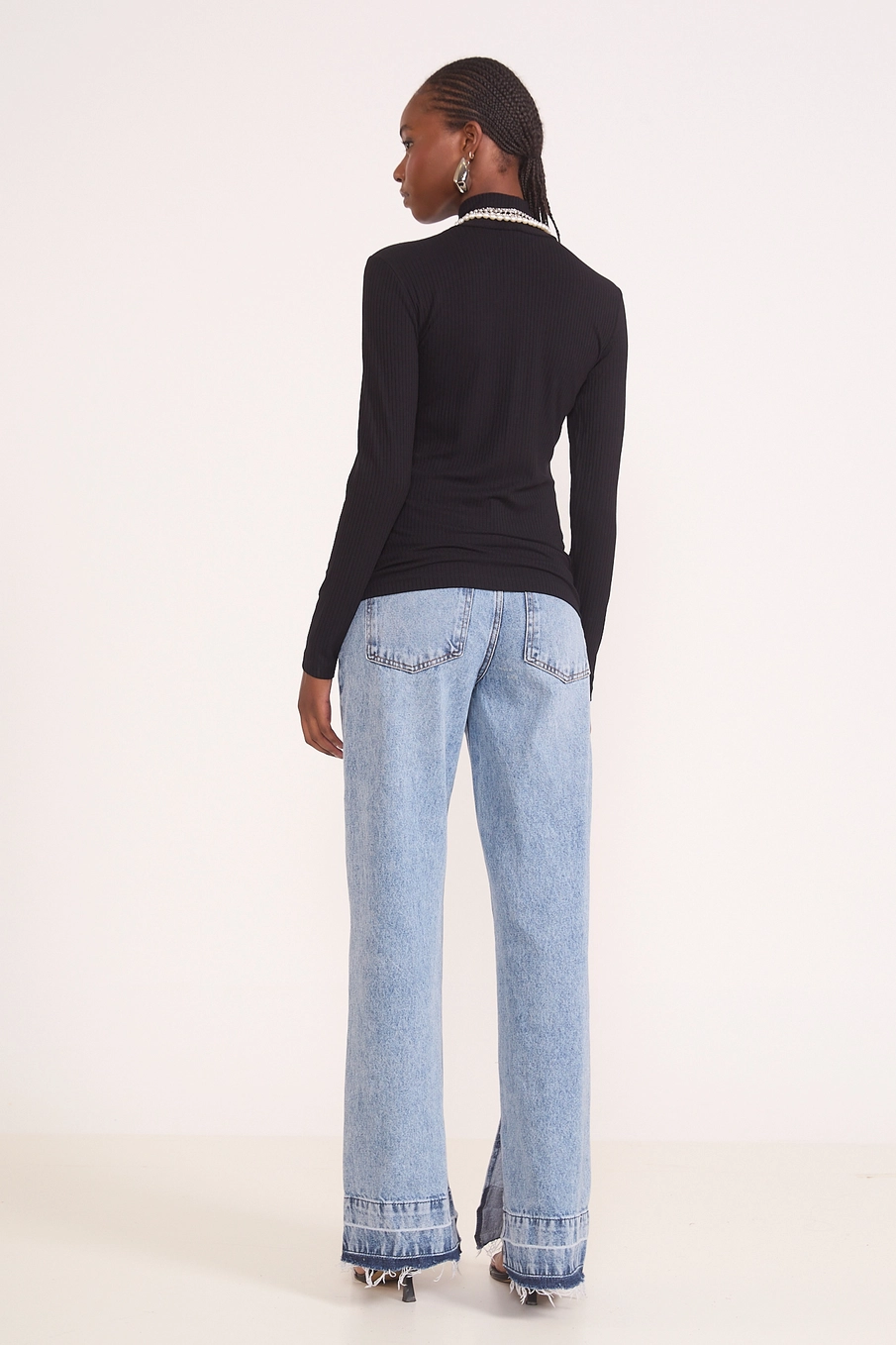 Blusa Slim Viscose Canelada Gola Alta Manga Longa Preto