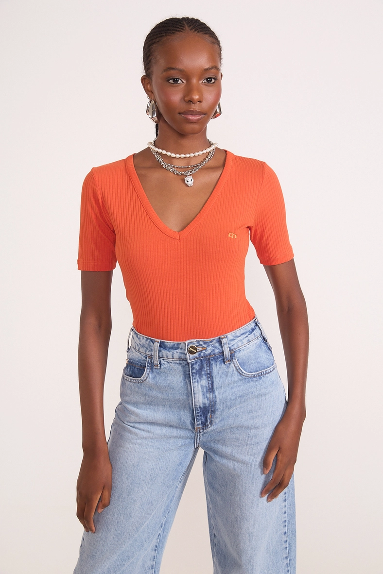 Camiseta Feminina Slim Viscose Canelada