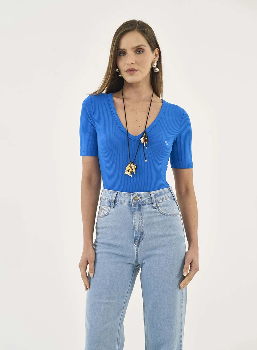 Camiseta Feminina Slim Viscose Canelada