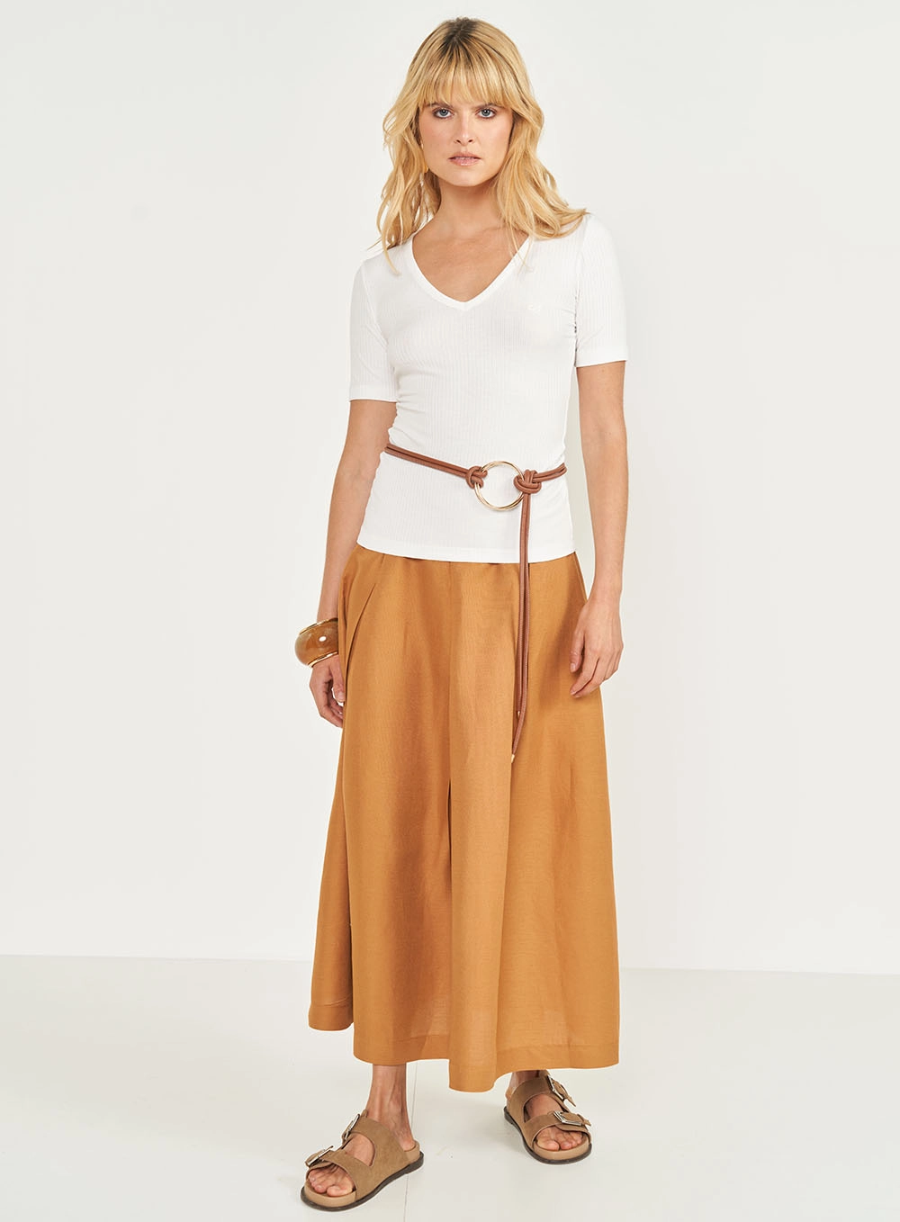 Camiseta Feminina Slim Viscose Canelada Off Shell
