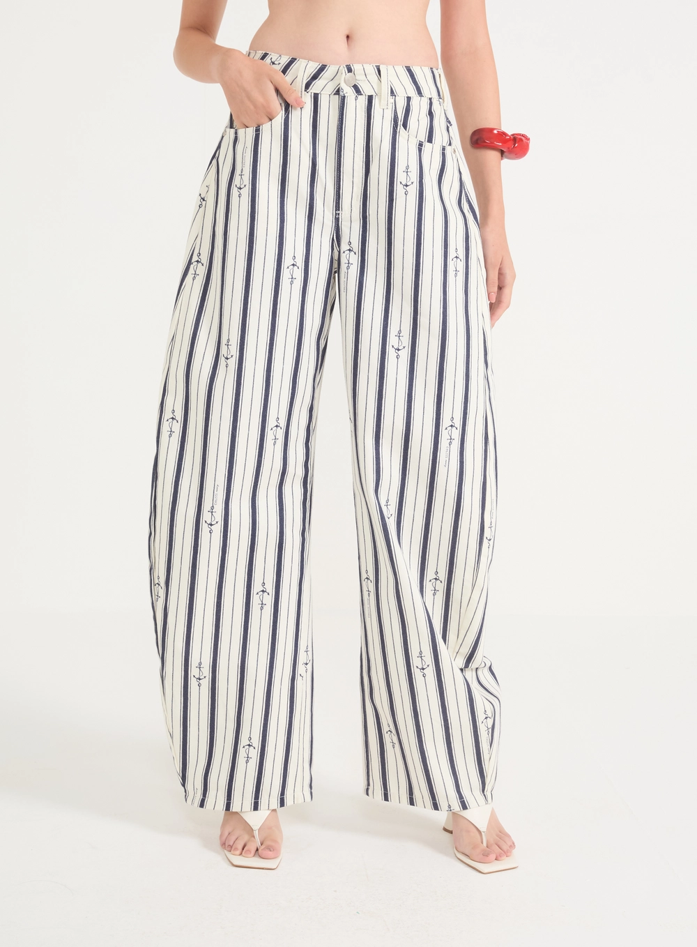 Calça Jeans Barril Estampa Náutica Estampados