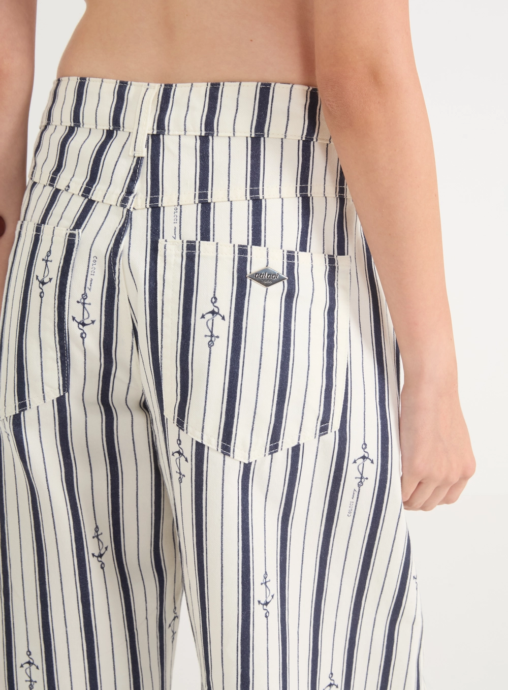 Calça Jeans Barril Estampa Náutica Estampados