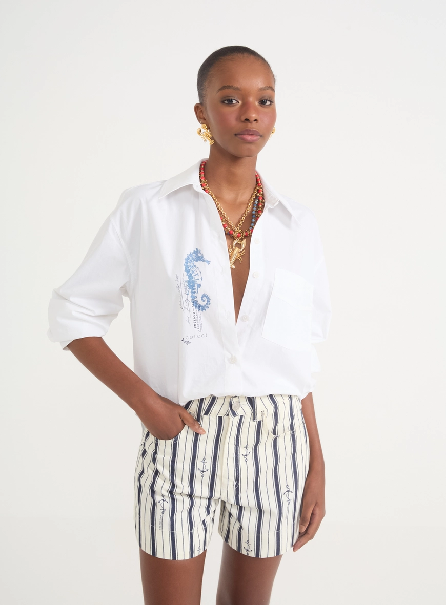 Camisa Feminina Com Estampa E Bolso