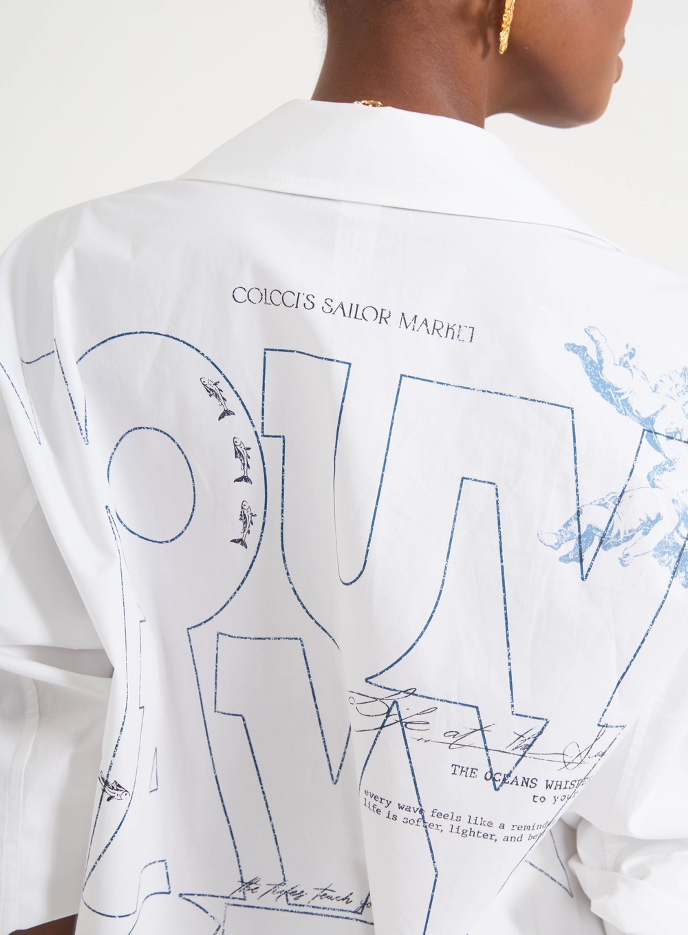 Camisa Feminina Com Estampa E Bolso Off Shell
