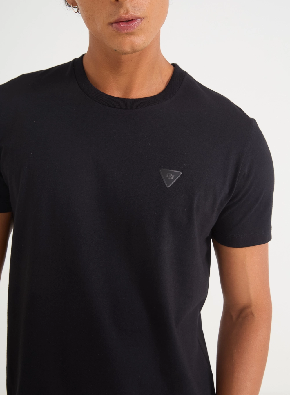 Camiseta Masculina Gola Redonda Com Logo Preto