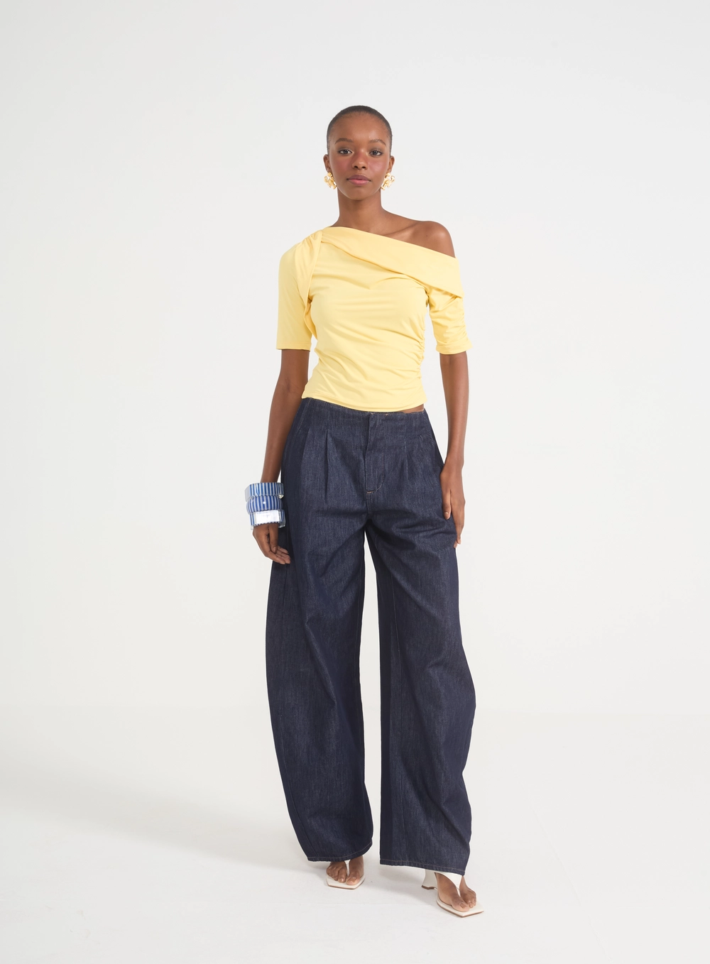 Blusa Feminina De Um Ombro Só Com Franzidos Amarelo