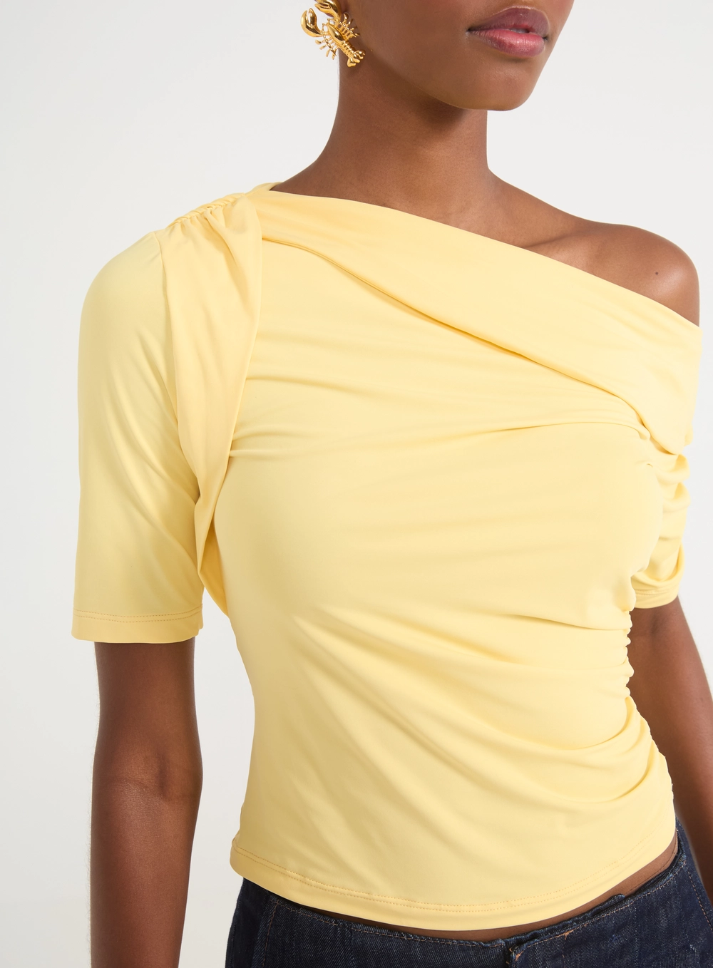 Blusa Feminina De Um Ombro Só Com Franzidos Amarelo