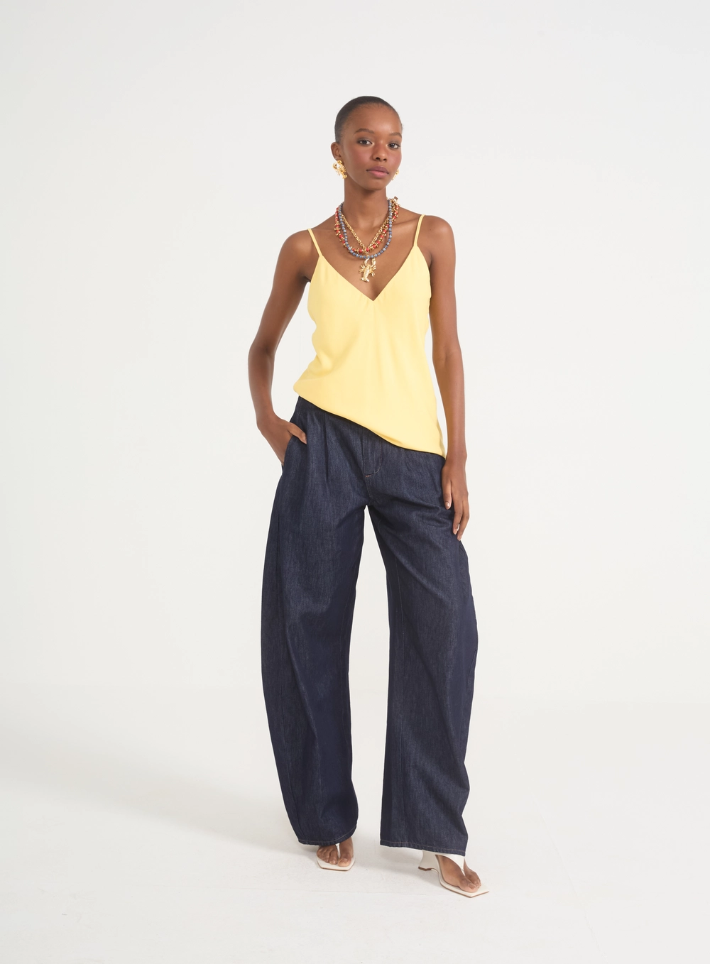 Blusa Feminina Decote V Com Alças Finas Amarelo