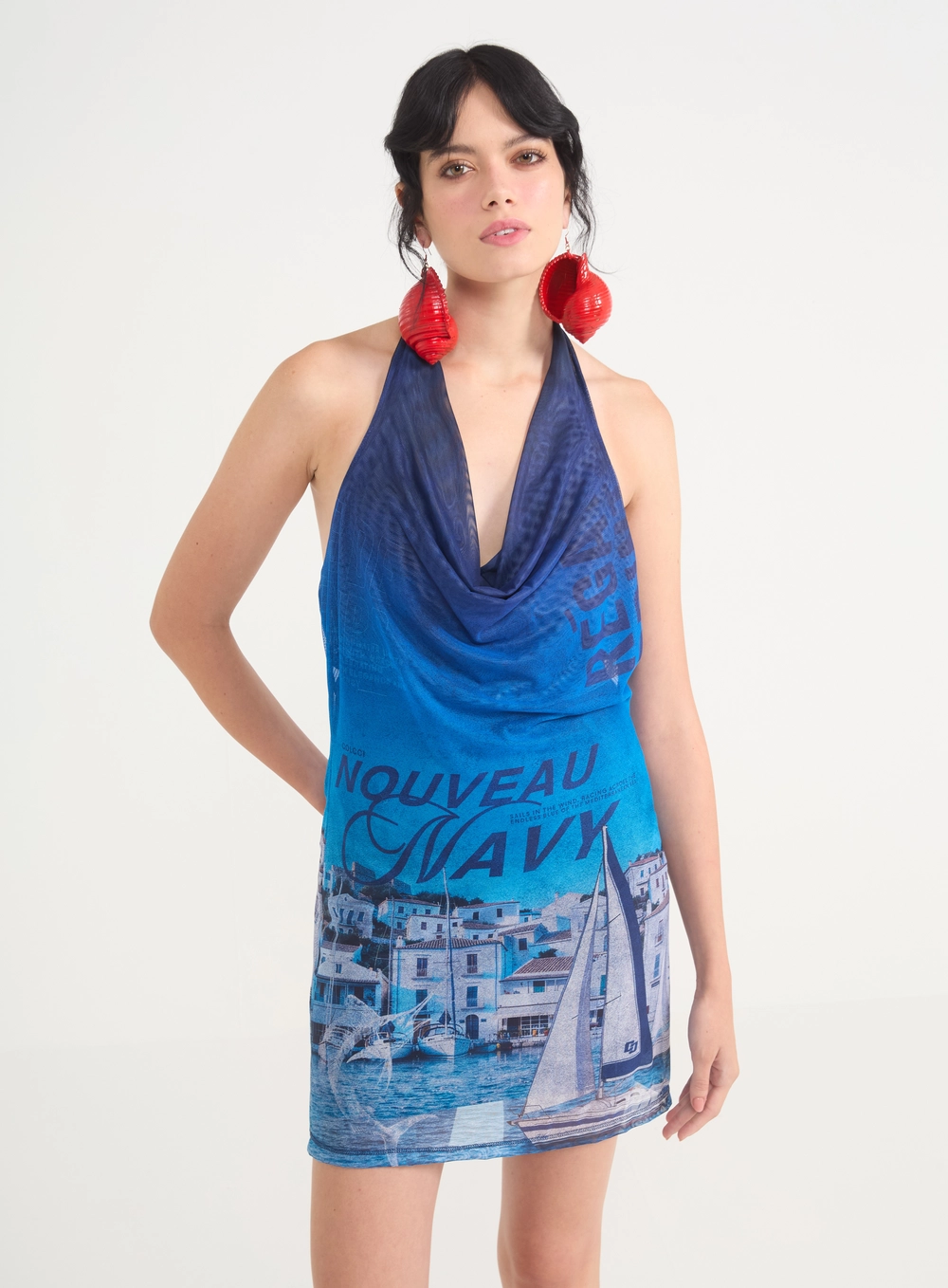 Vestido Feminino Curto Com Decote Degagê E Estampa Estampados