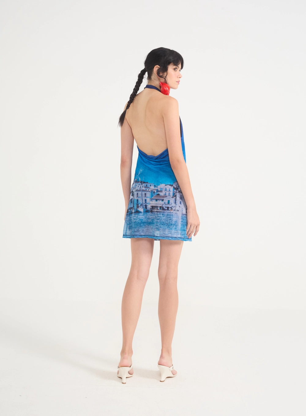 Vestido Feminino Curto Com Decote Degagê E Estampa Estampados