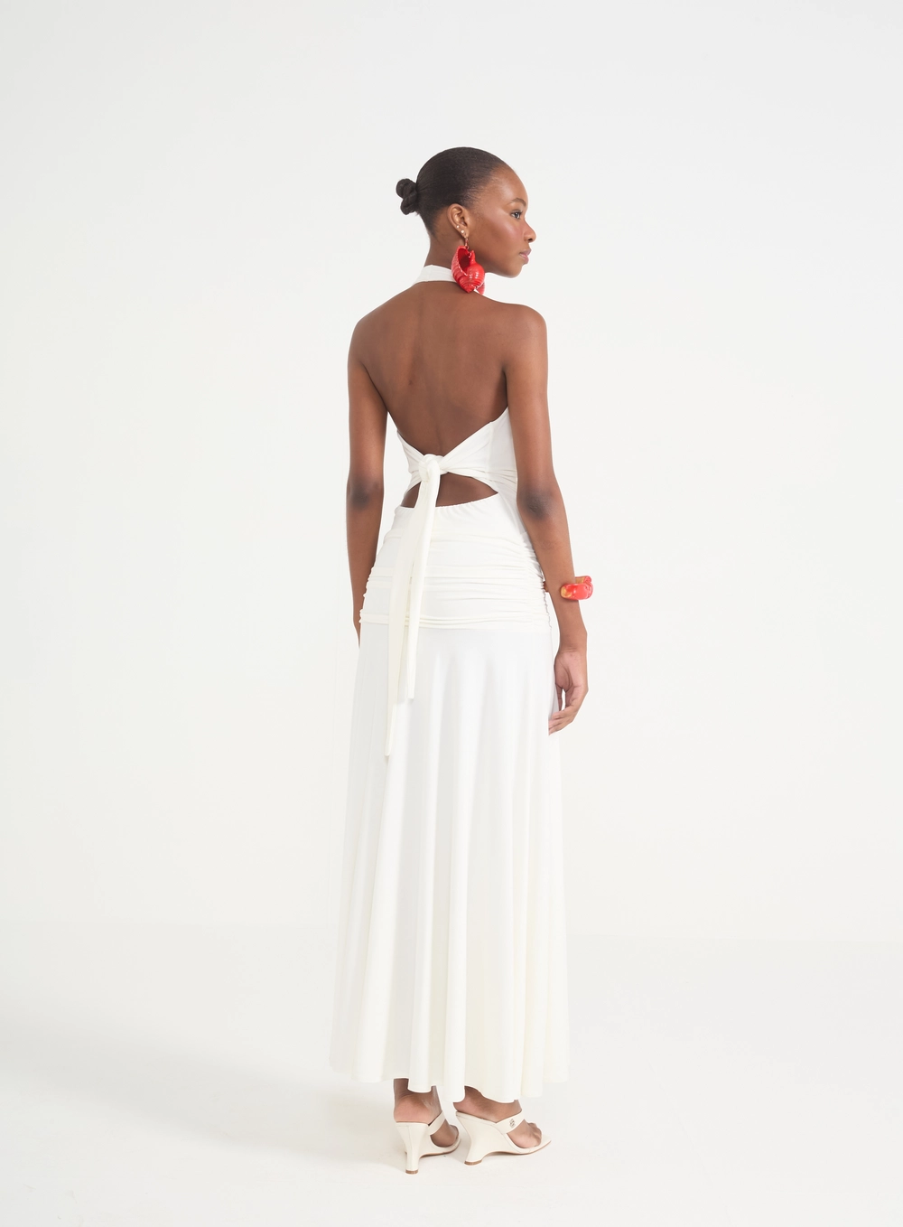 Vestido Longo Frente Única Com Decote Degagê Off Shell