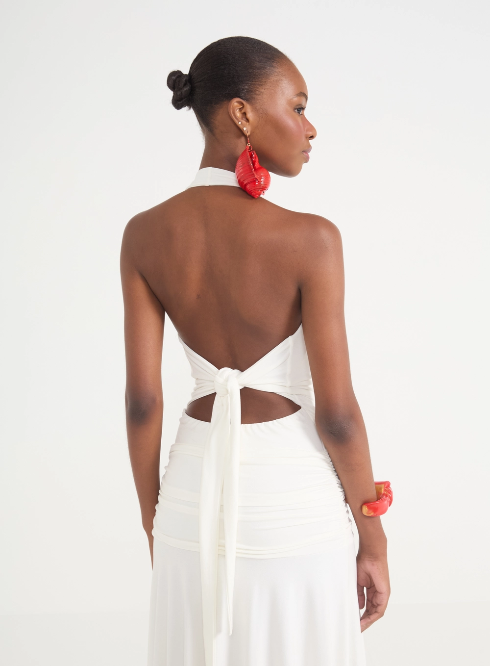 Vestido Longo Frente Única Com Decote Degagê Off Shell
