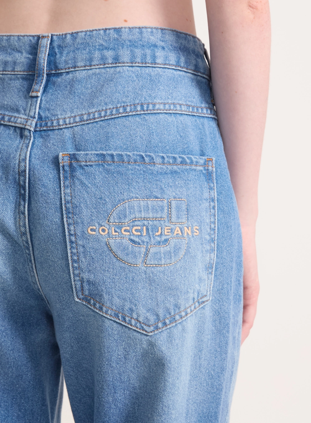 Calça Feminina Jeans Reta Madrid Com Bolsos Índigo