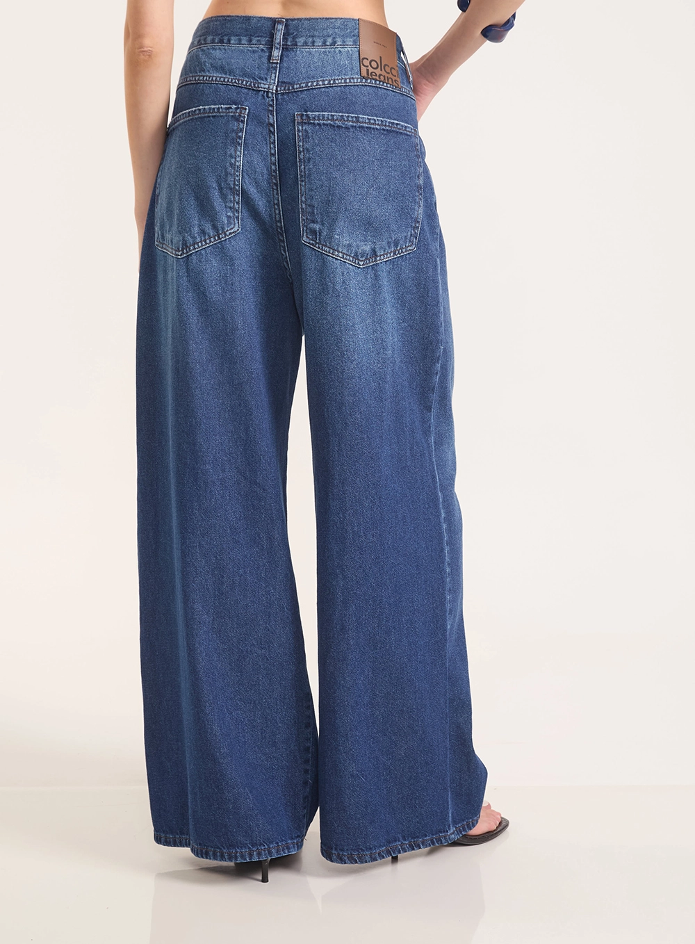 Calça Jeans Pantalona Califórnia Com Bolsos Índigo