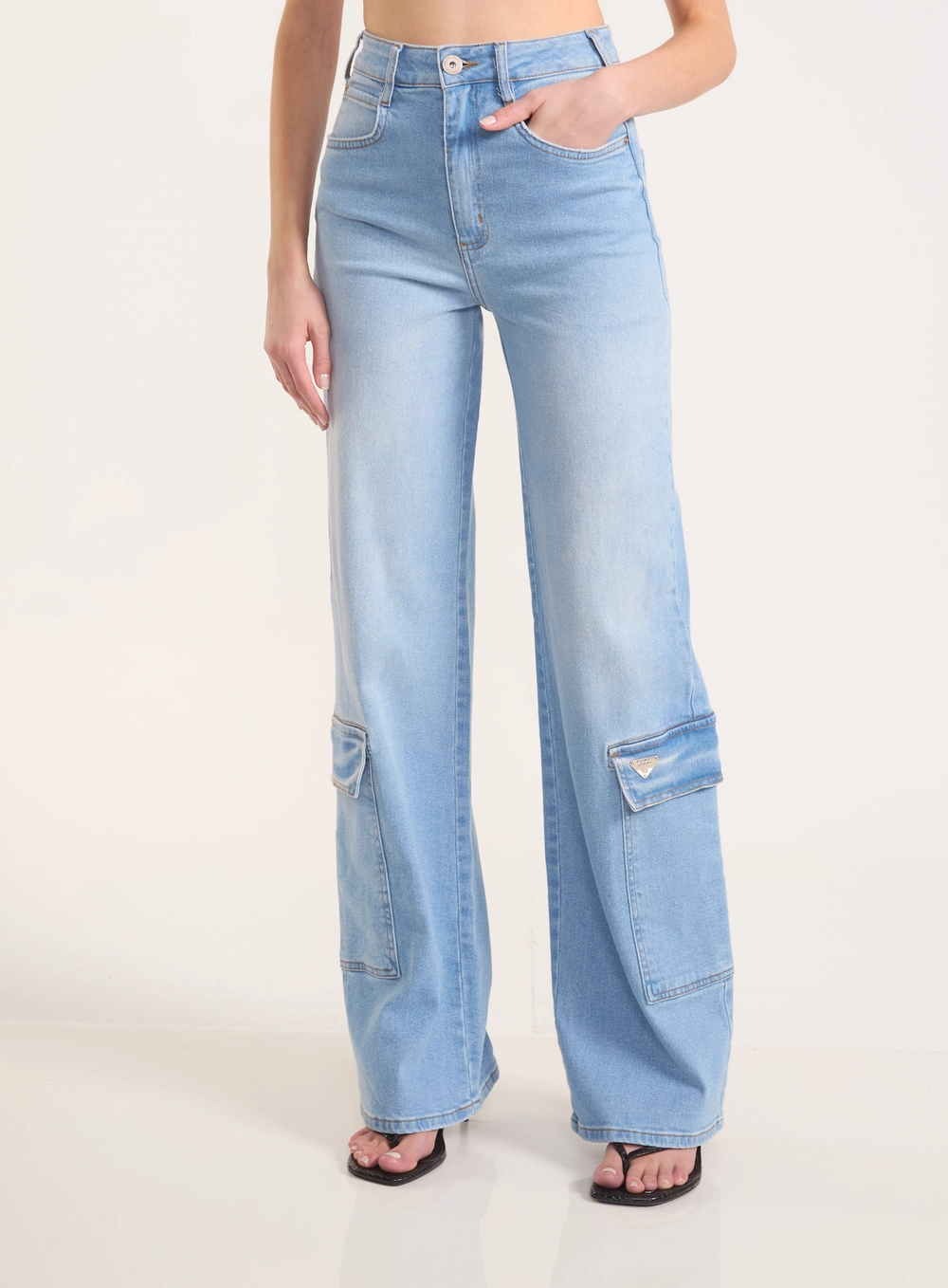 Calça Jeans Wide Leg Cargo Cintura Alta Índigo