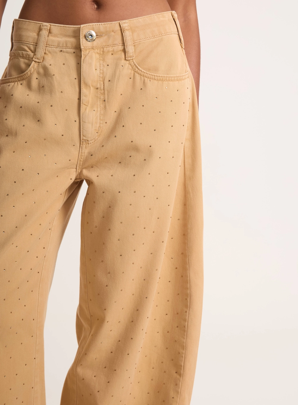 Calça Jeans Feminina Wide Leg Com Aplicação Estampados