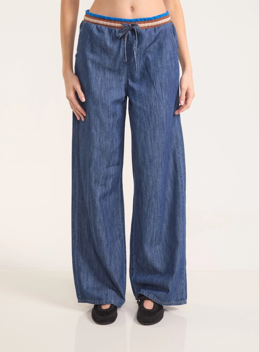 Calça Jeans Toquio Wide Com Cós Elástico E Bordado Índigo
