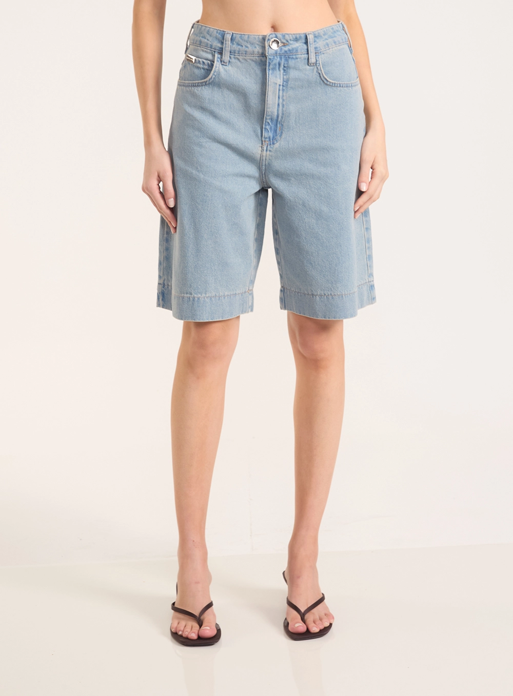 Bermuda Jeans Wide Leg Dubai Com Bolsos Índigo