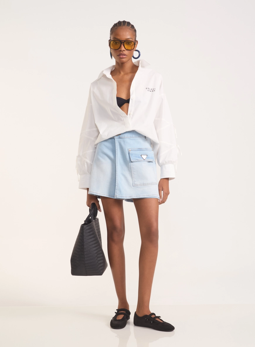 Short Jeans Feminino Com Bolsos Cargos