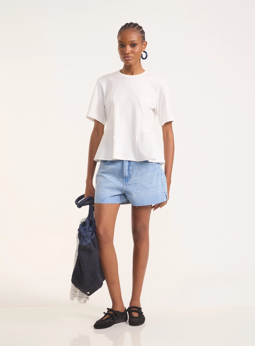 Short Jeans Feminino Com Fendas