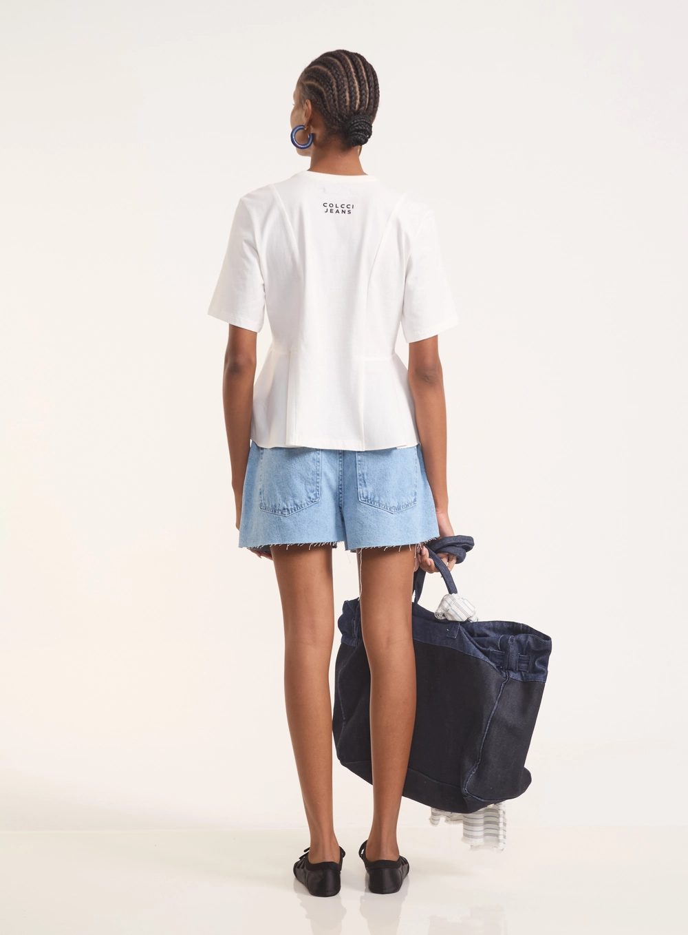 Short Jeans Feminino Com Fendas Índigo