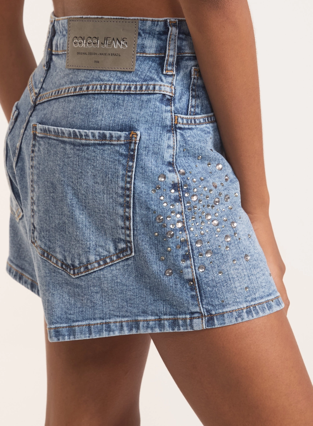 Short Jeans Com Brilhos E Barra Desfiada Índigo