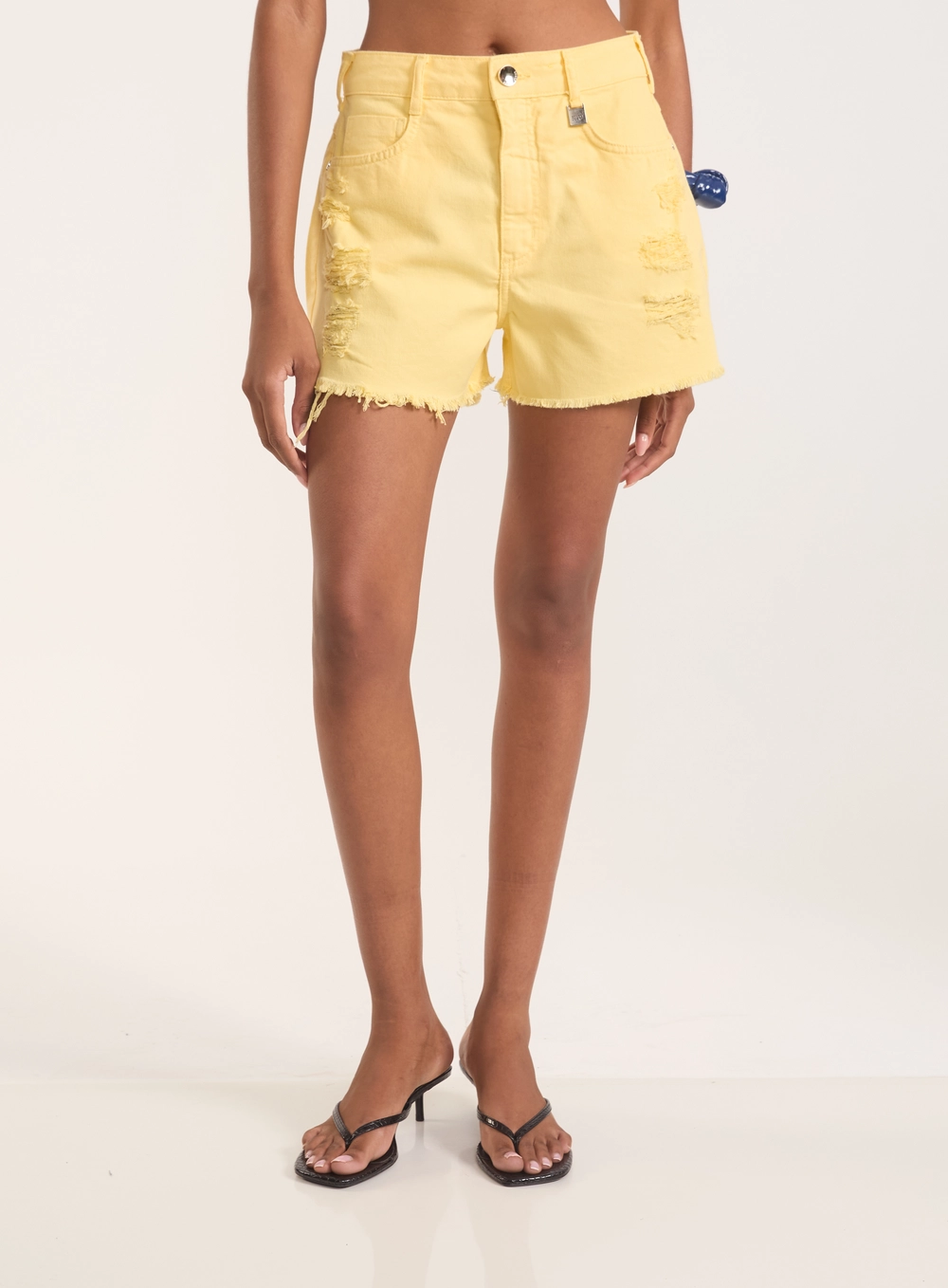 Short Sarja Feminino Com Barra Desfiada Amarelo