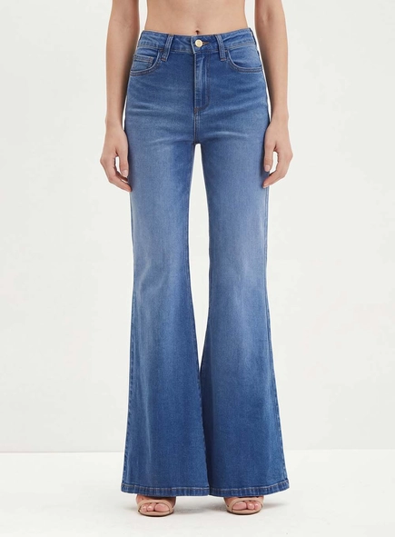 Calça Feminina Jeans Com Lavanderia Clara - Flare