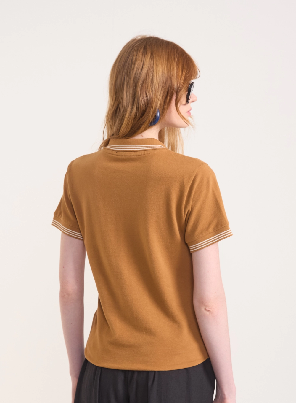 Polo Slim Com Botões Marrom Evermore