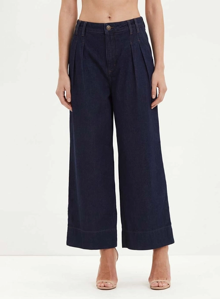 Calça Feminina Jeans Com Pregas - Pantacourt