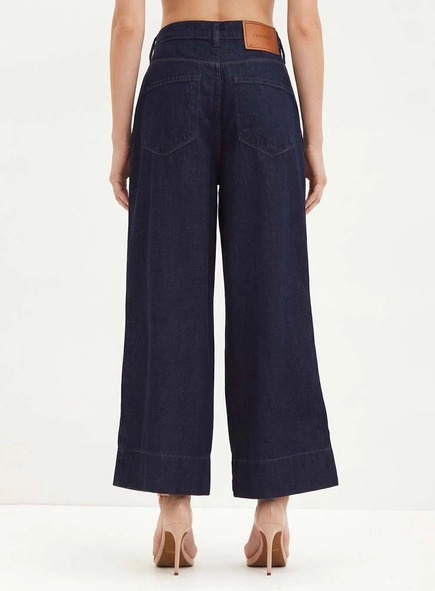 Calça Feminina Jeans Com Pregas - Pantacourt