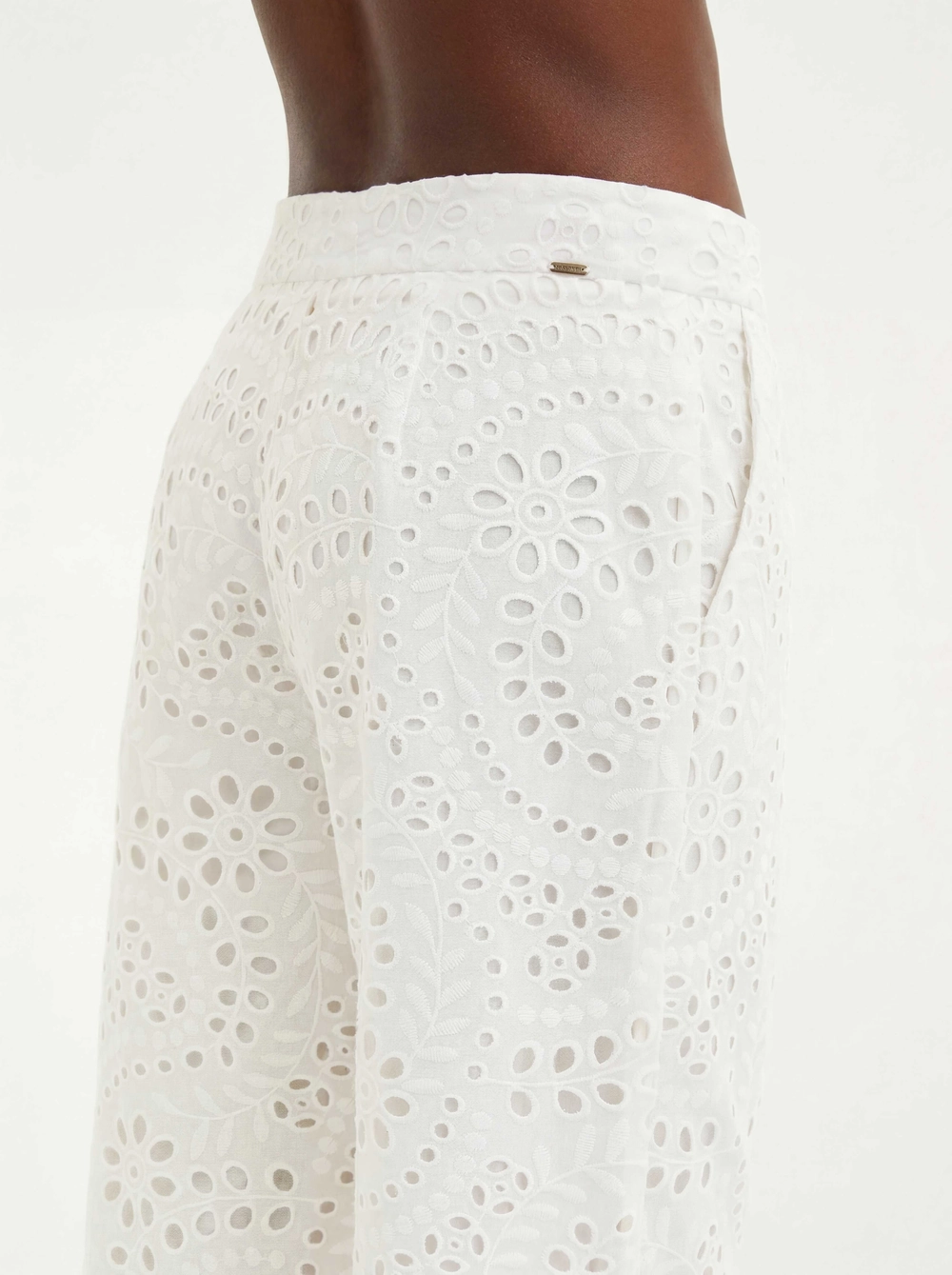 Calça Feminina Com Laise E Bolsos - Pantacourt Off Shell 4