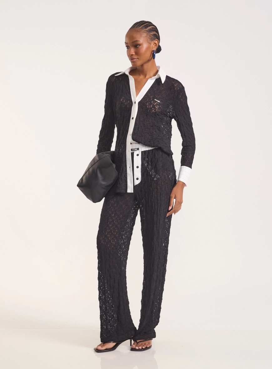Camisa Com Transparência E Punhos Contrastantes