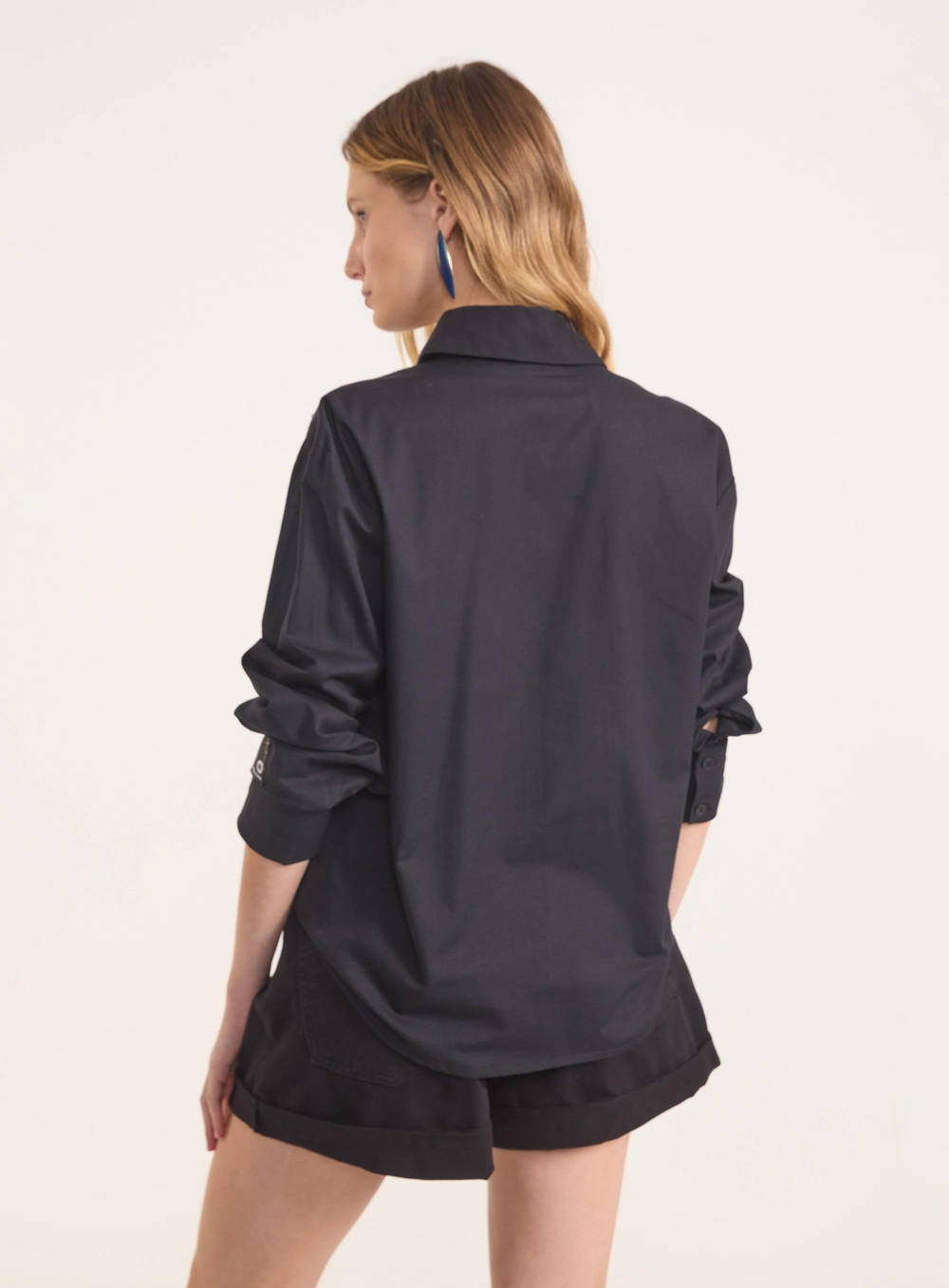 Camisa Com Brilhos E Botões Preto