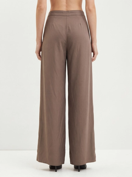 Calça Feminina Com Pregas Frontais - Pantalona