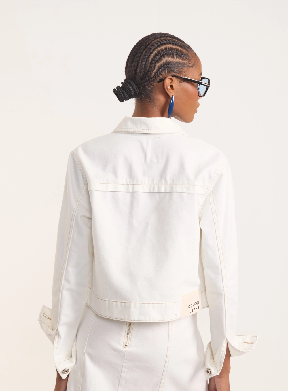 Jaqueta Cropped Com Zíper E Gola Off Shell
