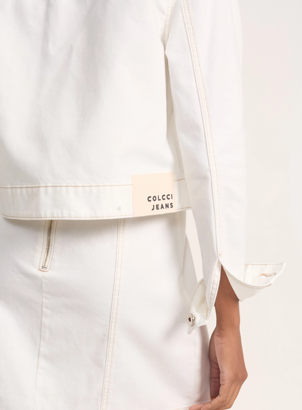 Jaqueta Cropped Com Zíper E Gola Off Shell