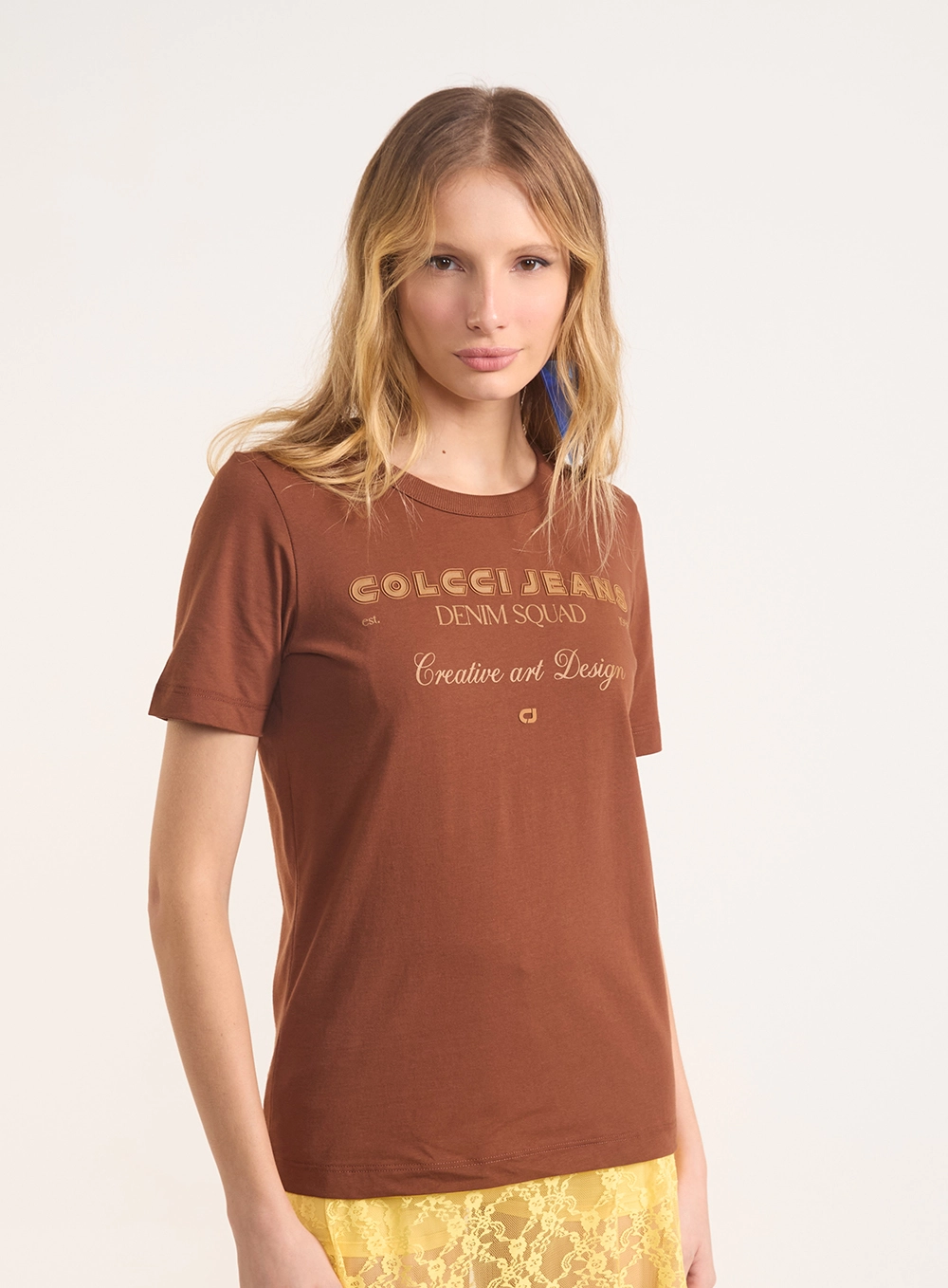 Camiseta Regular Com Estampa E Gola Em Ribana Marrom