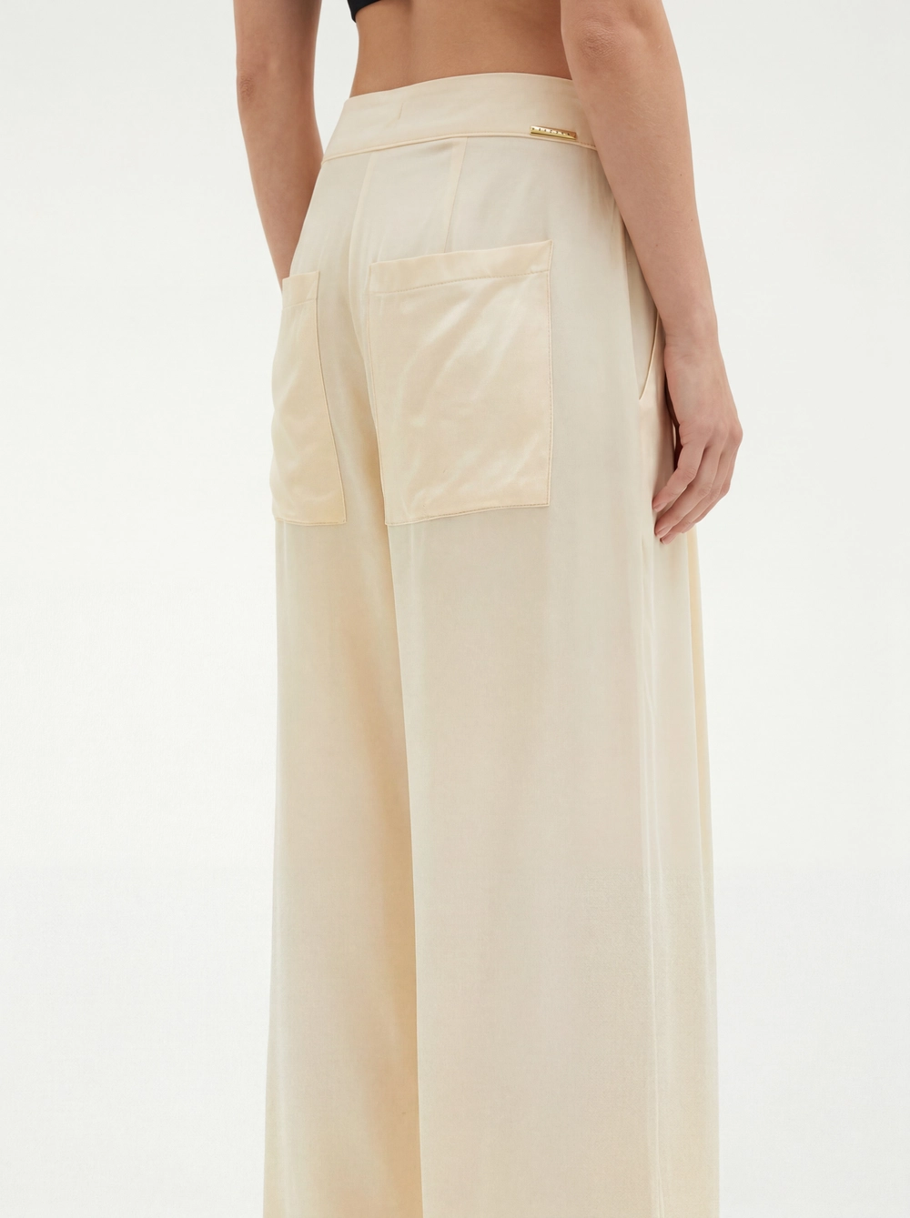 Calça Feminina Com Pregas Frontais - Reta Bege 4