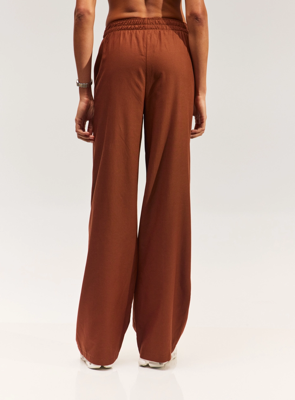 Calça Feminina Pantalona Com Cós Elástico Marrom